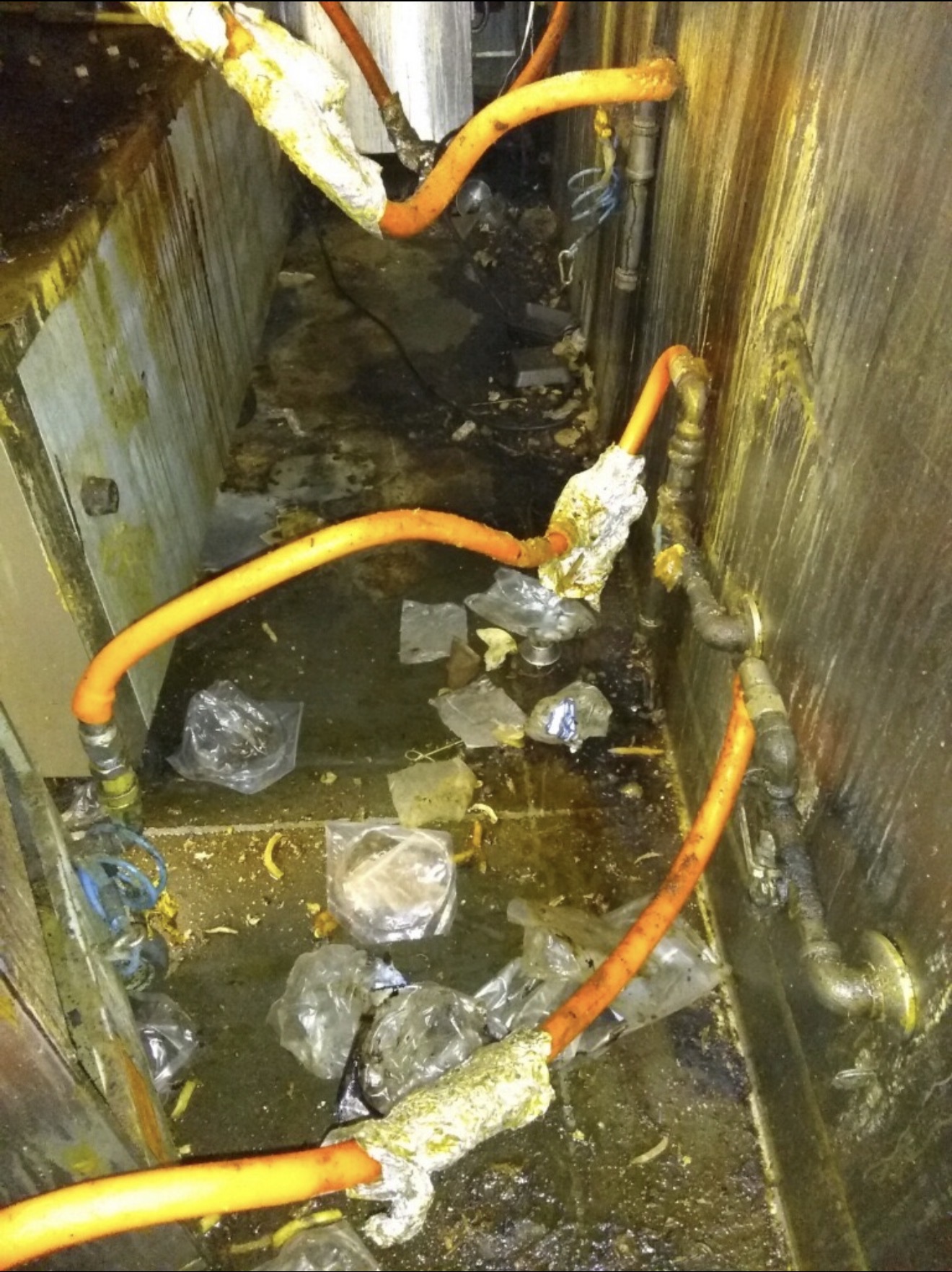 Restaurant deep cleaning